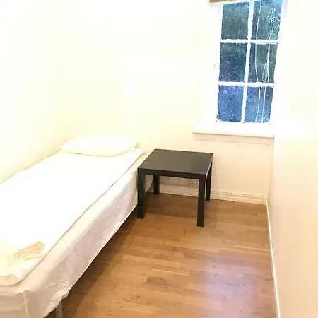 Centrum Box Hotel 2*