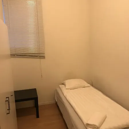 Centrum Box Hotel 2*