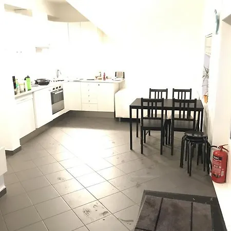 Centrum Box Hotel 2*